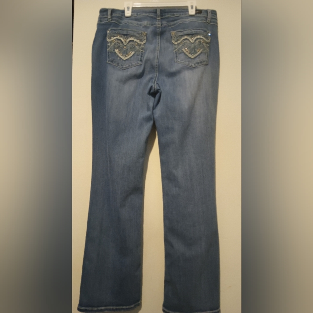 Earl Jeans with Rhinestone - Picture 2 of 4